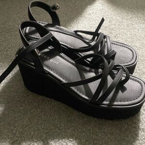 Madden Girl Women’s Vaultt size 7.5